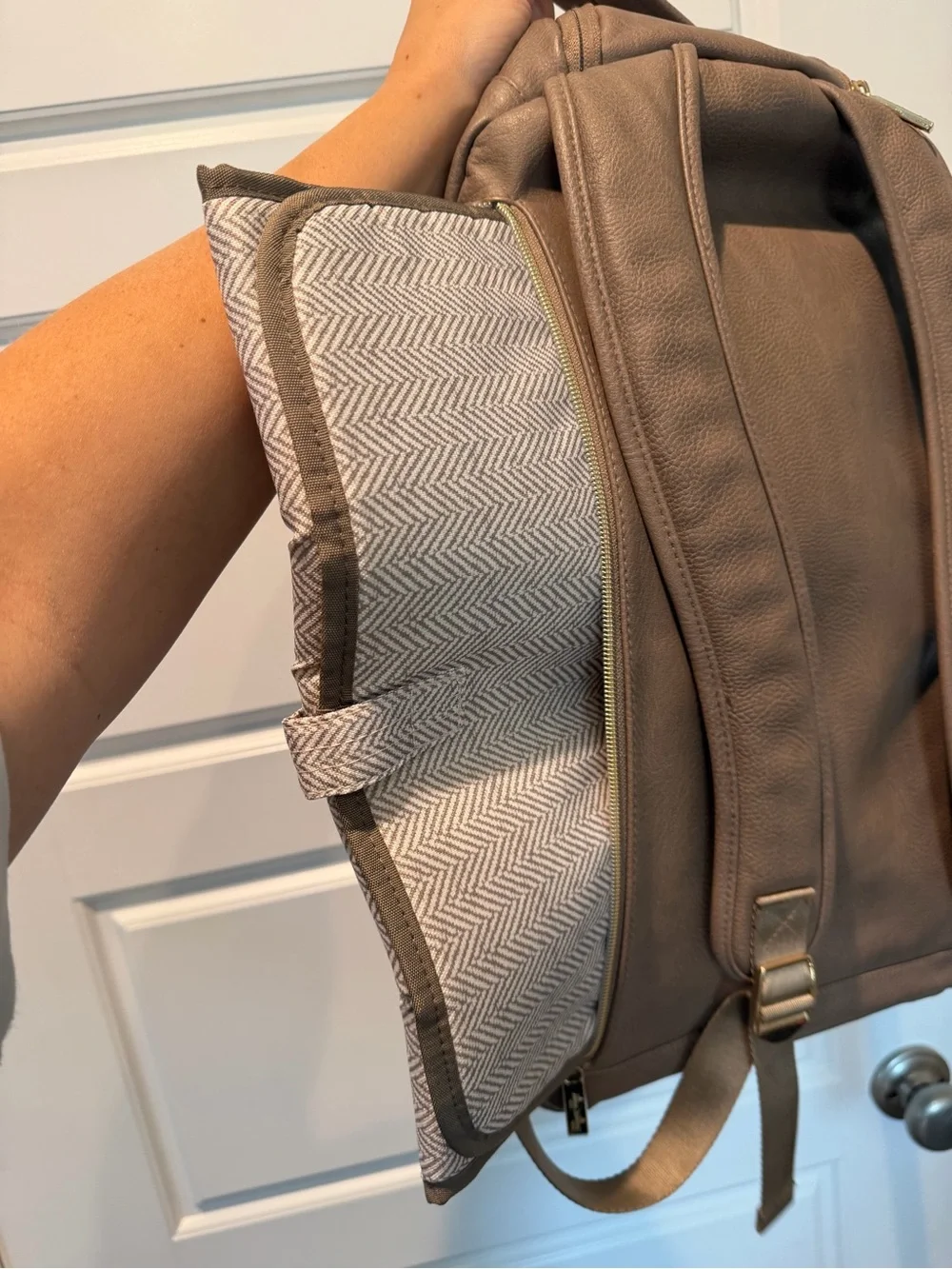 ITZY RITZY BOSS BACKPACK DIAPER BAG Vanilla Latte Herringbone Large